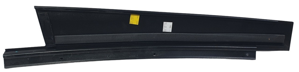 Mercedes GLK W204 osłona słupka drzwi tył prawa A2046901687 ORYGINAŁ