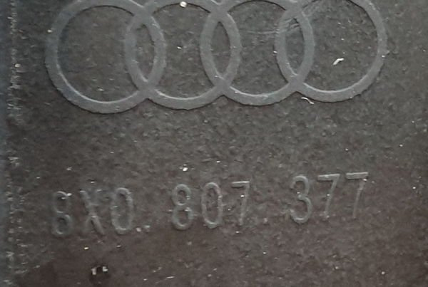 Audi A1 8X0 ślizg tył lewy 8X0807377