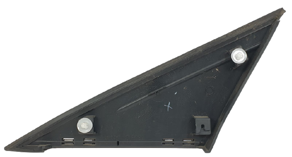 Ford Focus MK3 trójkąt listwa błotnika przód prawa BM51-A16004