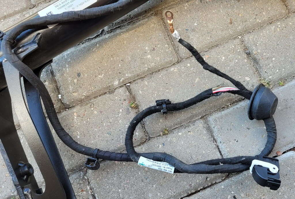 Skoda Octavia IV NX elektryczny hak holowniczy 5E3803881A