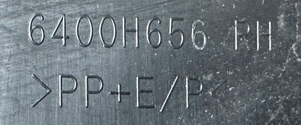 Mitsubishi Eclipse Cross ślizg mocowanie halogenu przód prawe 6400H656 ORYGINAŁ