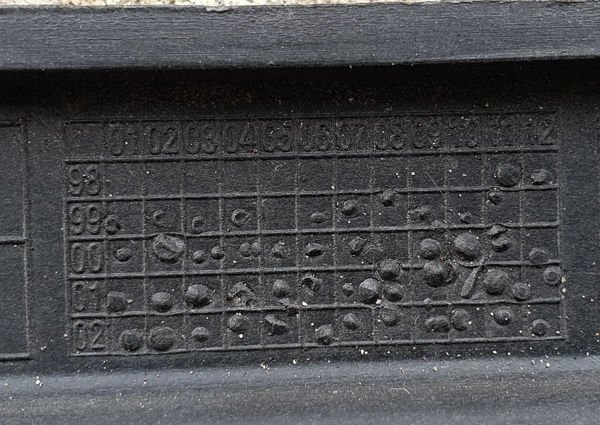 BMW X3 E53 ślizg mocowanie progu praw 8408710