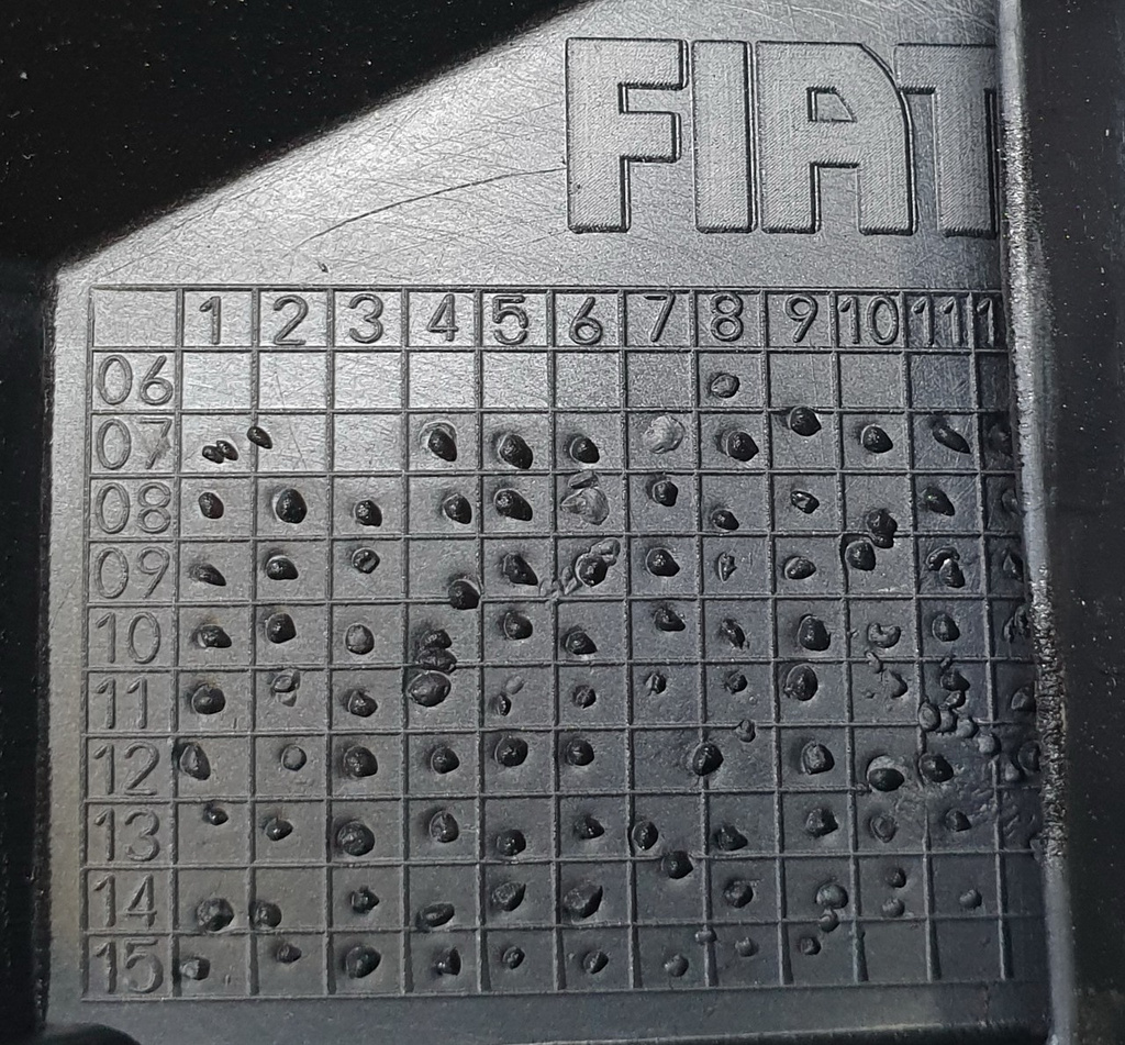 Fiat 500 ABARTH ślizg tył prawy 51881402 NOWY ORYGINAŁ