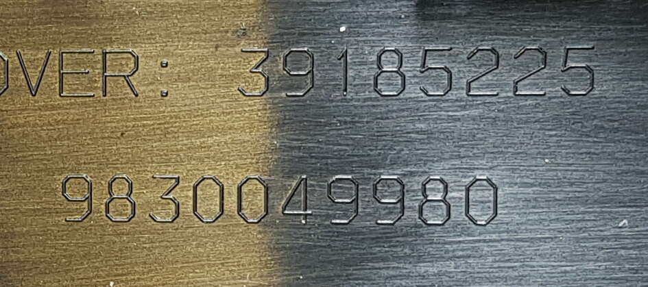 Opel Corsa F osłona dolna spoilera klapy tylnej 1654525980 9830049980 39185225 NOWY ORYGINAŁ