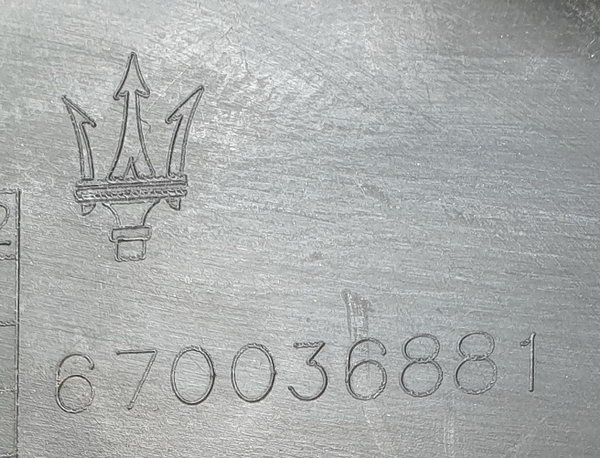 Maserati Ghibli Q4 uszczelka klapy bagażnika prawa 