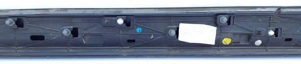 Skoda Superb III listwa drzwi przód prawa 3V0854040E