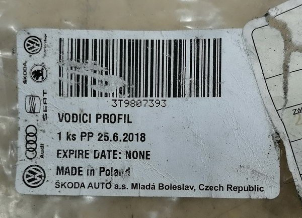 Skoda Superb Kombi ślizg tył lewy 3T9807393 NOWY