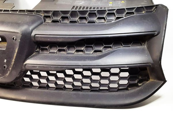 Dacia Sandero II Logan II grill atrapa 623103971R