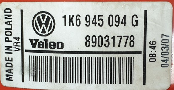 VW Golf V lampa z klapy tył prawa 1K6945094G ORG