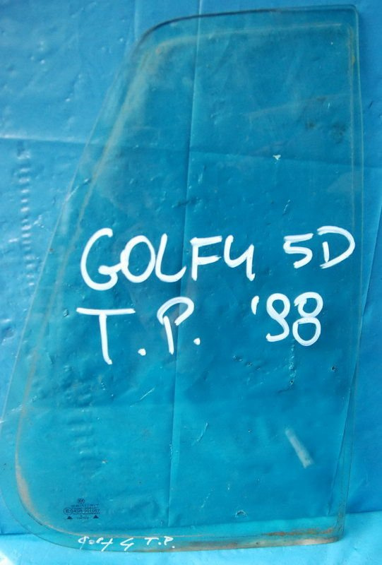 VW Golf IV '98 5D szyba TYLNA PRAWA MAŁA