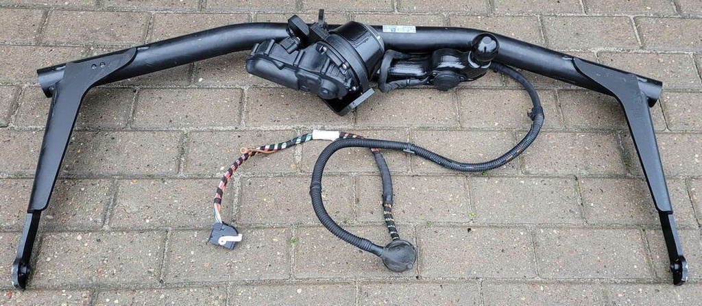 Seat Ateca Skoda Karoq elektryczny hak holowniczy 575803880C ORYGINAŁ