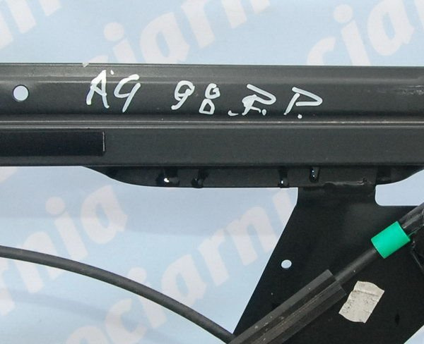 Audi A4 1998 RAMKA podnośnik PRZEDNI PRAWY