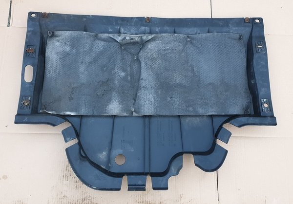 Trafic III Vivaro B osłona osłona płyta 758901007R