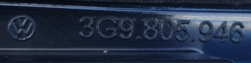 VW Passat B8 Kombi listwa klapy tył prawa 3G9805946041 NOWY ORYGINAŁ
