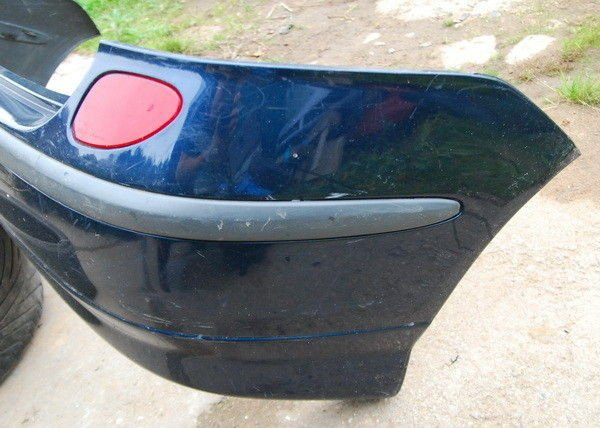 Nissan Almera Tino zderzak tył tylny