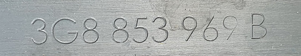 VW Arteon listwa na drzwi przód lewa 3G8853969B