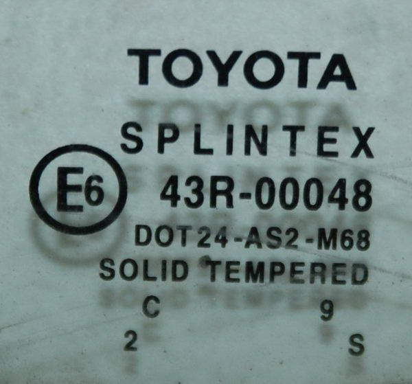 Toyota Avensis 1999 szyba TYLNA LEWA