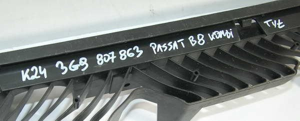 VW PAssat B8 KOMBI ślizg TYŁ TYLNY ŚRODKOWY 3AF807863