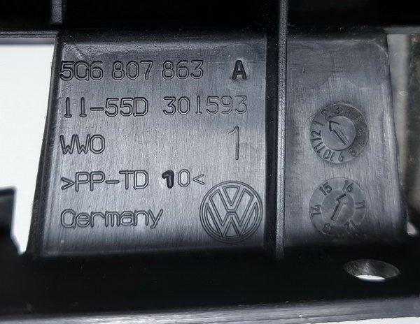 VW e-Golf ślizg stelaż tył 6G6807863A